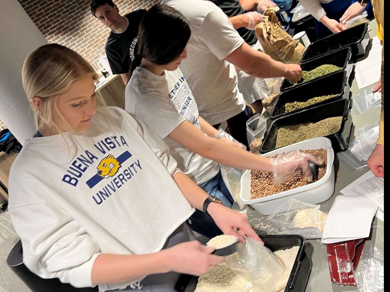 BVU Student Volunteers on Campus